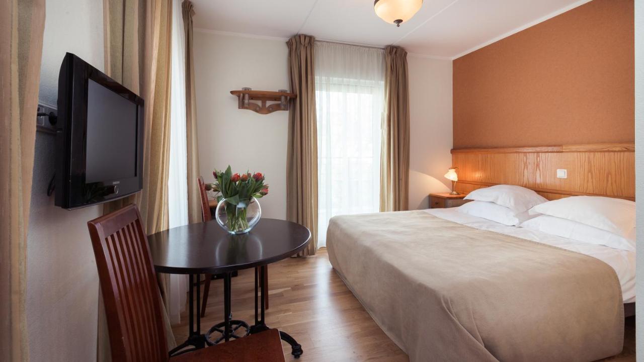 Hotel Villa Wesset Parnu Exterior photo